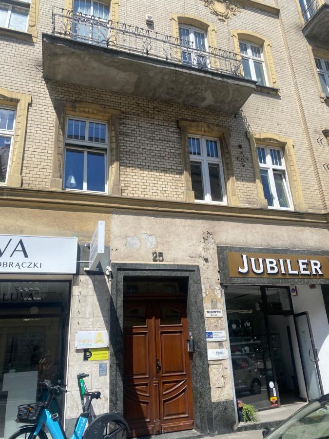 Przytulna Kawalerka Z Balkonem 10Min Pieszo Od Dworca/Galerii Daire Katoviçe Dış mekan fotoğraf